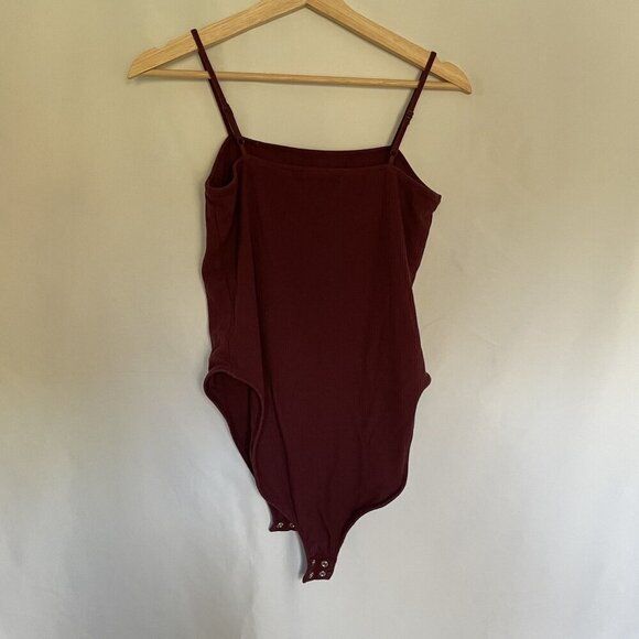Old Navy Womens Ribbed Burgundy Bodysuit Spaghetti Straps Snap Closure Medium - Picture 7 of 8